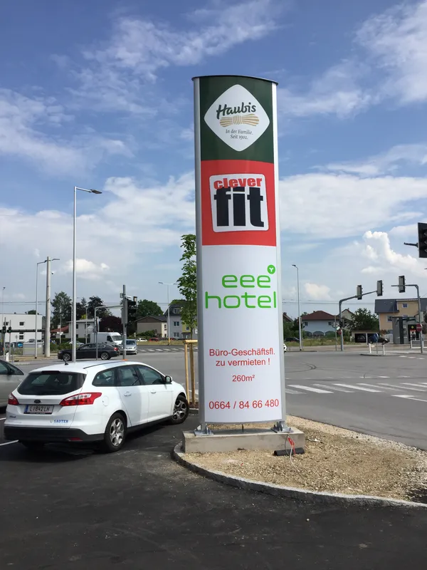 Beleuchteter Pylon — Pylon 3 — NEON Geissler