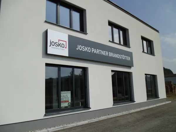 Beleuchtetes Spannplanenschild — Spannplane 8 — NEON Geissler