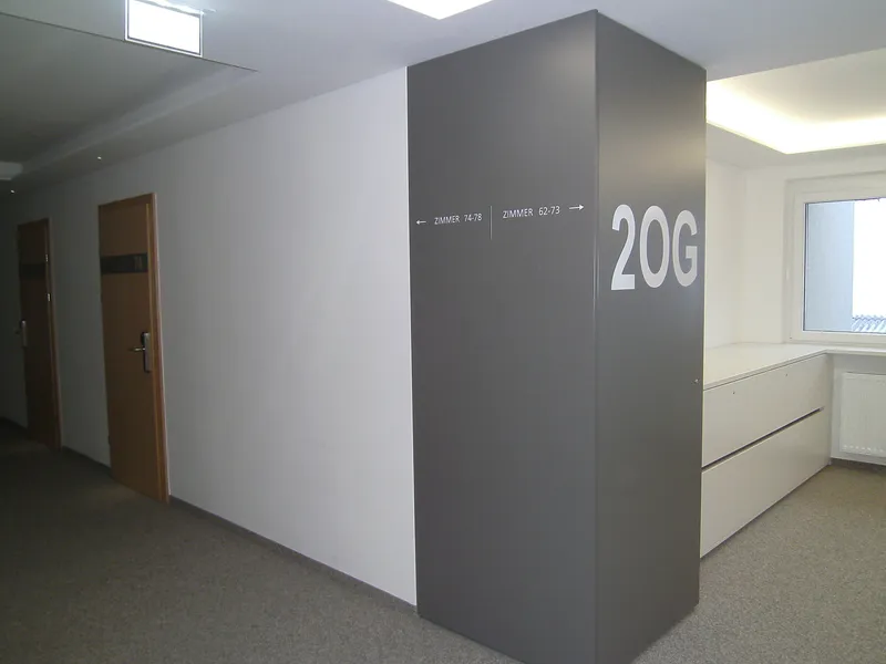 Firmenbeschriftung mit Folie