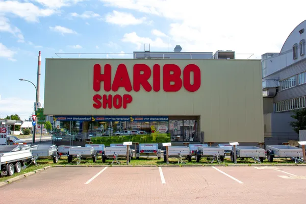Beleuchtete Schrift — haribo 2 — NEON Geissler