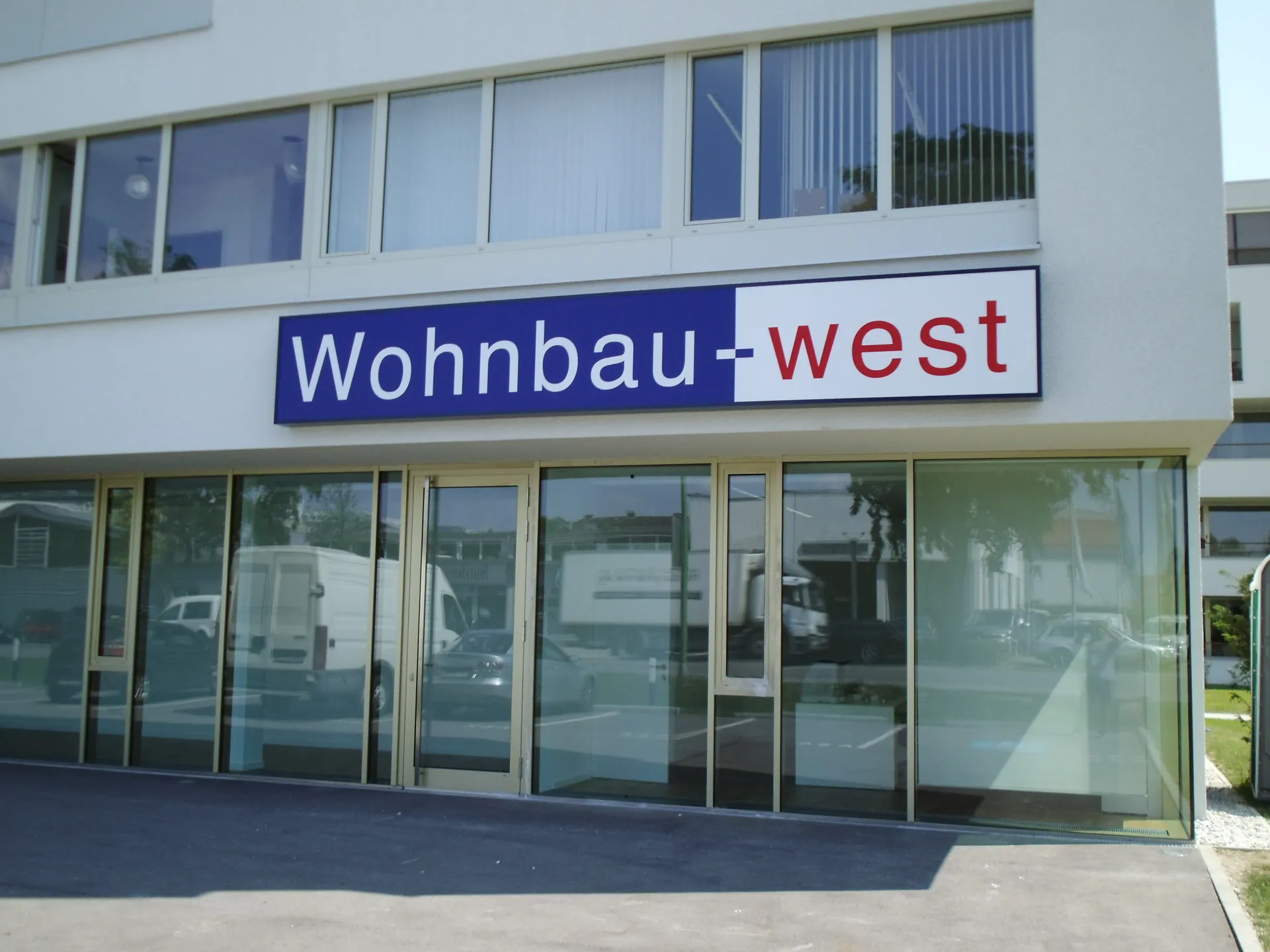 Leuchtschild Außenmontage