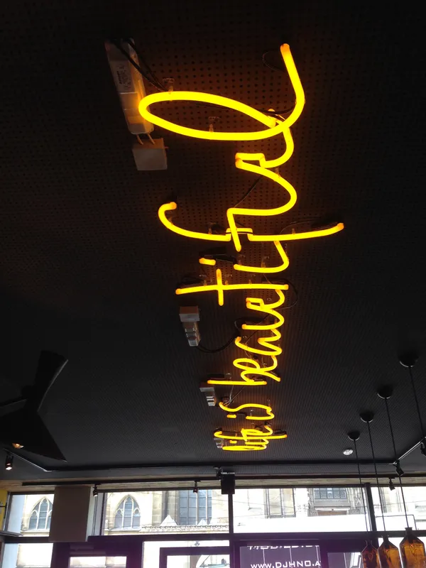 Klassische Neonschrift — neon 1 — NEON Geissler