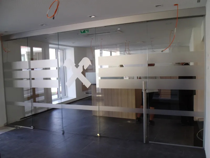 Folierung — schaufenster 3 — NEON Geissler